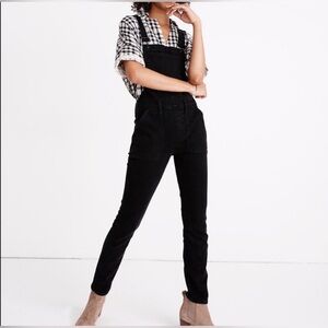 Madewell Women’s Skinny Overalls in Lunar Wash Medium